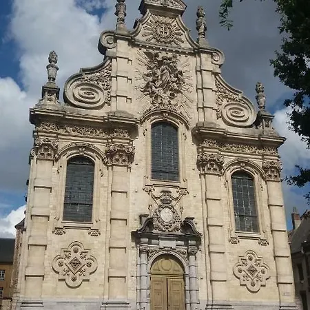 5 Du Temple Hypercentre & Parking كامبراي